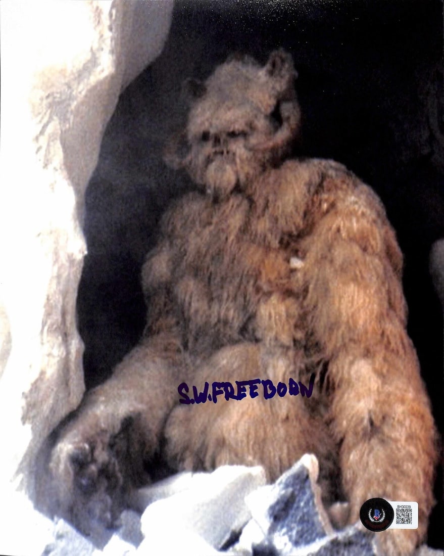 8x10 Empire Strikes Back Wampa Photo Signed by Stuart Freeborn Beckett Authenticated: 8x10 Empire Strikes Back Wampa Photo Signed by Stuart Freeborn Beckett Authenticated This is an original 8x10 inch photograph featuring the Wampa from Star Wars: The Empire Strikes Back, signed by ren