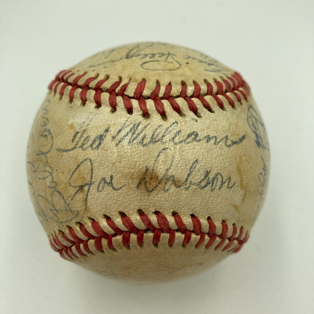 1946 Boston Red Sox Team Signed Baseball Ted Williams JSA COA: 1946 Boston Red Sox Team Signed Baseball Ted Williams JSA COA This is a historic 1946 Boston Red Sox American League Champions baseball, showcasing the signatures of iconic players including Ted Willi