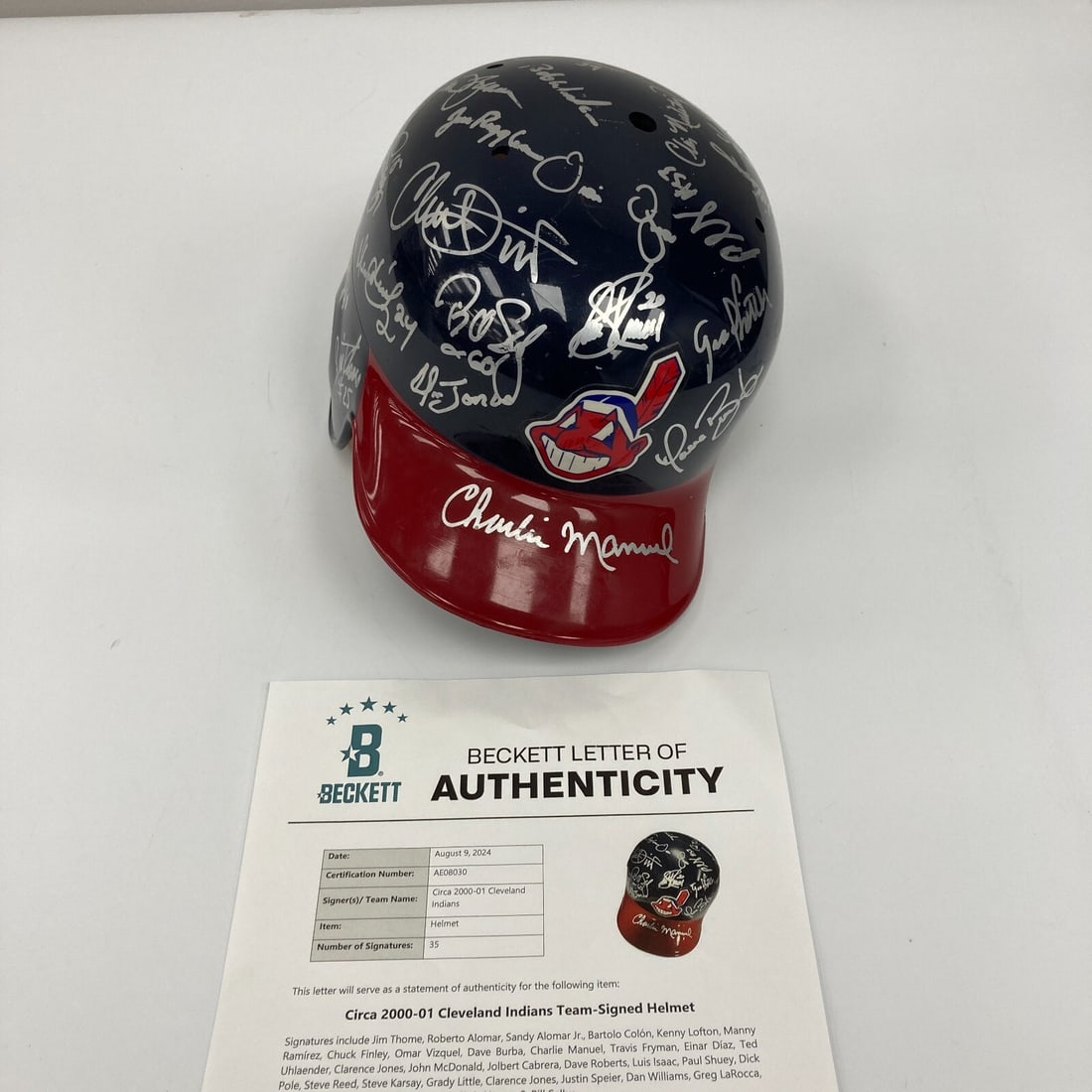 2000 Cleveland Indians Signed Helmet Jim Thome Manny Ramirez Beckett Authenticated: 2000 Cleveland Indians Signed Helmet Jim Thome Manny Ramirez Beckett Authenticated This is a remarkable 2000 Cleveland Indians team-signed game helmet, featuring the autographs of notable players such