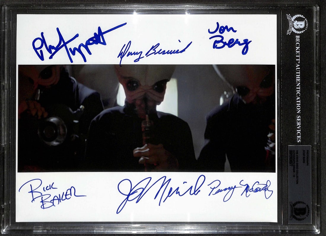 Star Wars Cantina Band Signed Photo x6 Beckett 10 Authentic: Star Wars Cantina Band Signed Photo x6 Beckett 10 Authentic Celebrate the iconic Star Wars universe with this autographed color photograph featuring the legendary Cantina Band. This 8x10 photograph ha