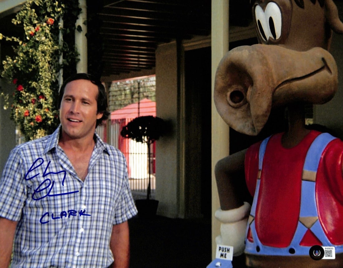 Chevy Chase Signed 11x14 Photo Clark Griswold Beckett Certified: Chevy Chase Signed 11x14 Photo Clark Griswold Beckett Certified This 11x14 photograph features a signed autograph of Chevy Chase, famous for his role as Clark Griswold in the classic film "National La