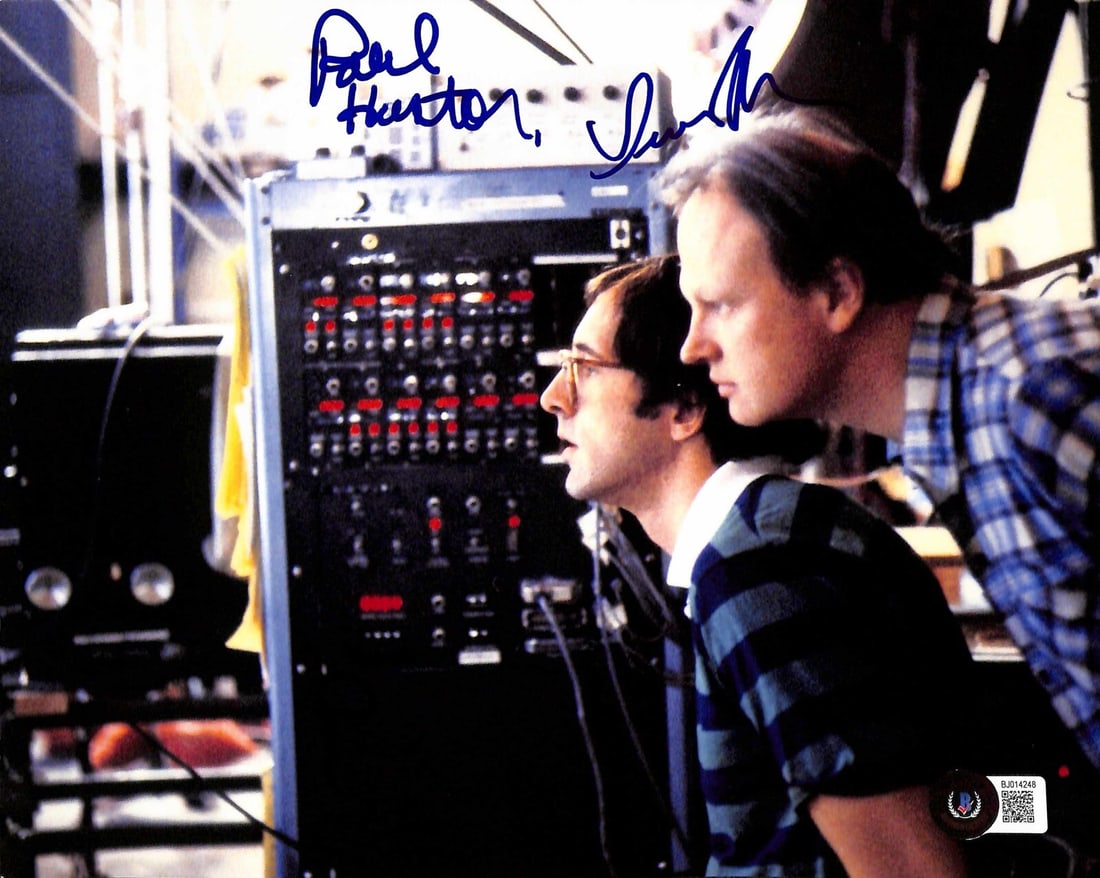 Star Wars Signed 8x10 Photo by Paul Huston Dennis Muren Beckett Certified: Star Wars Signed 8x10 Photo by Paul Huston Dennis Muren Beckett Certified This striking 8x10 color photograph features the signatures of renowned ILM visual effects artists Paul Huston and Dennis Mure
