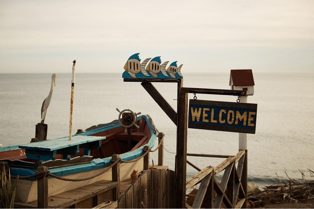 Rowan Daly Untitled Nr 0007 Landscape Photography Edition of 12 36 x 44: Rowan Daly Untitled Nr 0007 Landscape Photography Edition of 12 36 x 44 This stunning landscape photography piece, titled 'Untitled (Nr. 0007)', by Rowan Daly captures the essence of the 21st-century