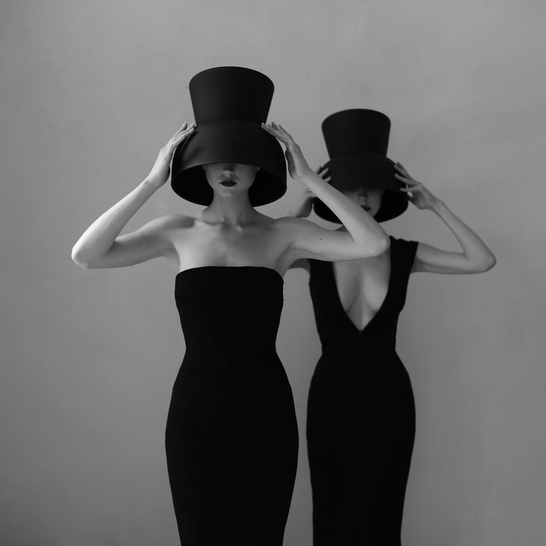 Olha Stepanian Double Black & White Photography 39 x 39 Edition of 3: Olha Stepanian Double Black & White Photography 39 x 39 Edition of 3 Experience the striking contrast of Olha Stepanian's "Double" Black & White Photography, a contemporary piece created in 2023. This