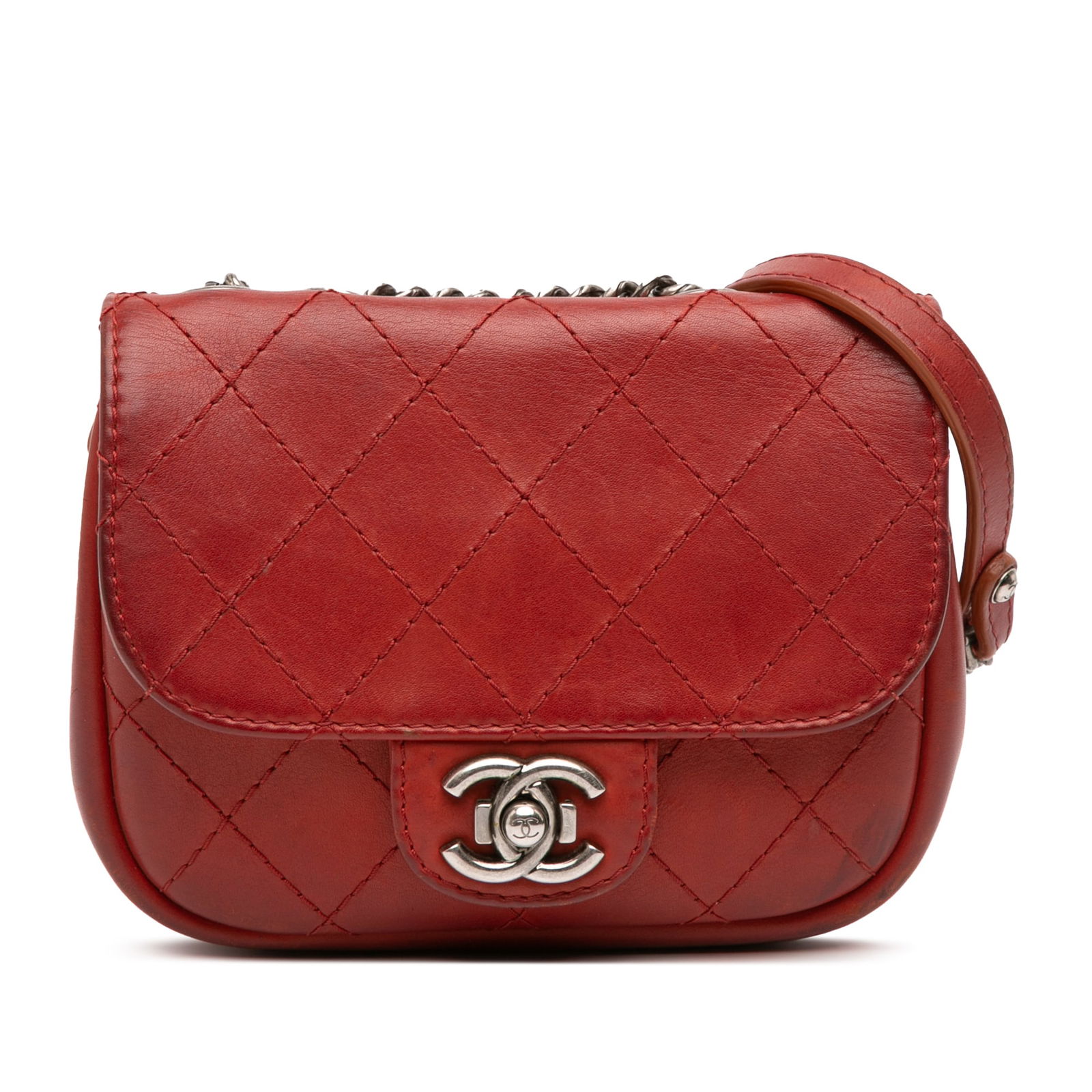 Chanel Paris Dallas Red Goatskin Wild Stitch Flap Bag: Chanel Paris Dallas Red Goatskin Wild Stitch Flap Bag This Chanel Paris Dallas Goatskin Wild Stitch Flap crossbody bag showcases a luxurious goatskin leather body in an eye-catching red color. It feat