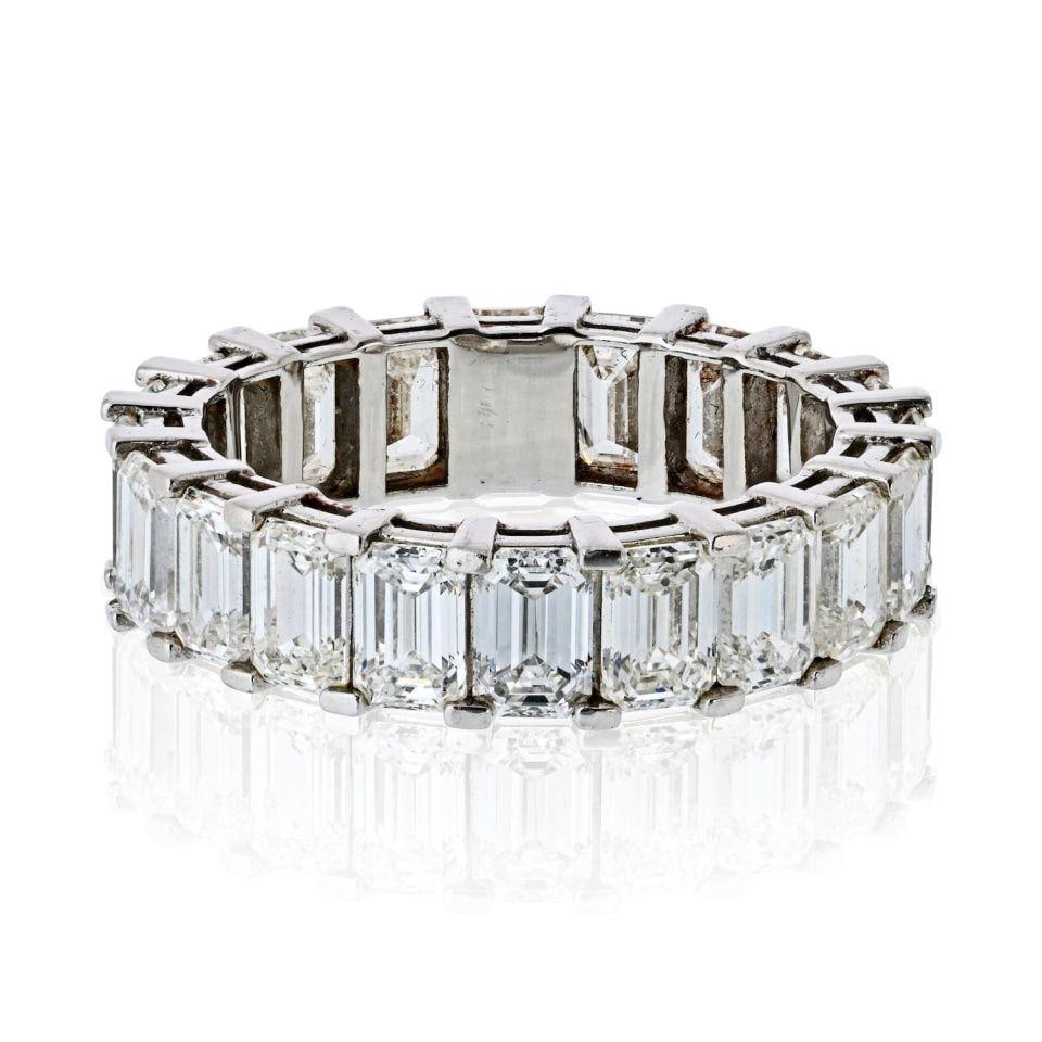 Platinum 6.6ct Emerald Cut Diamond Eternity Band Size 7: Platinum 6.6ct Emerald Cut Diamond Eternity Band Size 7 This exquisite platinum eternity band features 20 meticulously set emerald-cut diamonds, totaling approximately 6.60 carats. The diamonds are gr
