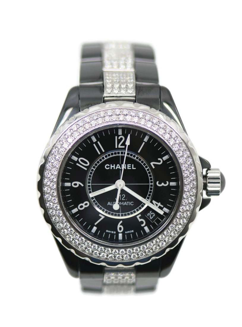 Chanel J12 Diamond Automatic Black Ceramic Watch H1339 with Box: Chanel J12 Diamond Automatic Black Ceramic Watch H1339 with Box Discover the elegance of the Chanel J12 Diamond Black Ceramic Watch, a stunning wristwatch that seamlessly combines luxury and functiona