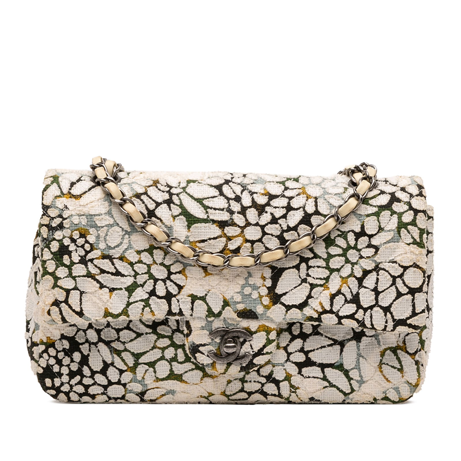 Chanel Medium Classic Chevron Tweed Floral Double Flap Bag: Chanel Medium Classic Chevron Tweed Floral Double Flap Bag Introducing the Chanel Medium Classic Chevron Tweed Floral Double Flap, a chic and stylish handbag crafted from refined fabric featuring a be