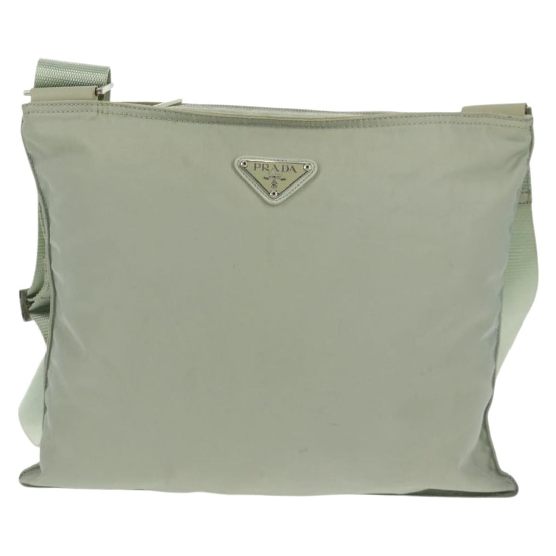 Gray Nylon Prada Tessuto Flat Messenger Shoulder Bag Unisex: Gray Nylon Prada Tessuto Flat Messenger Shoulder Bag Unisex This Prada Flat Messenger Bag features a sleek gray nylon exterior and is designed for unisex use. The bag shows signs of previous use, incl
