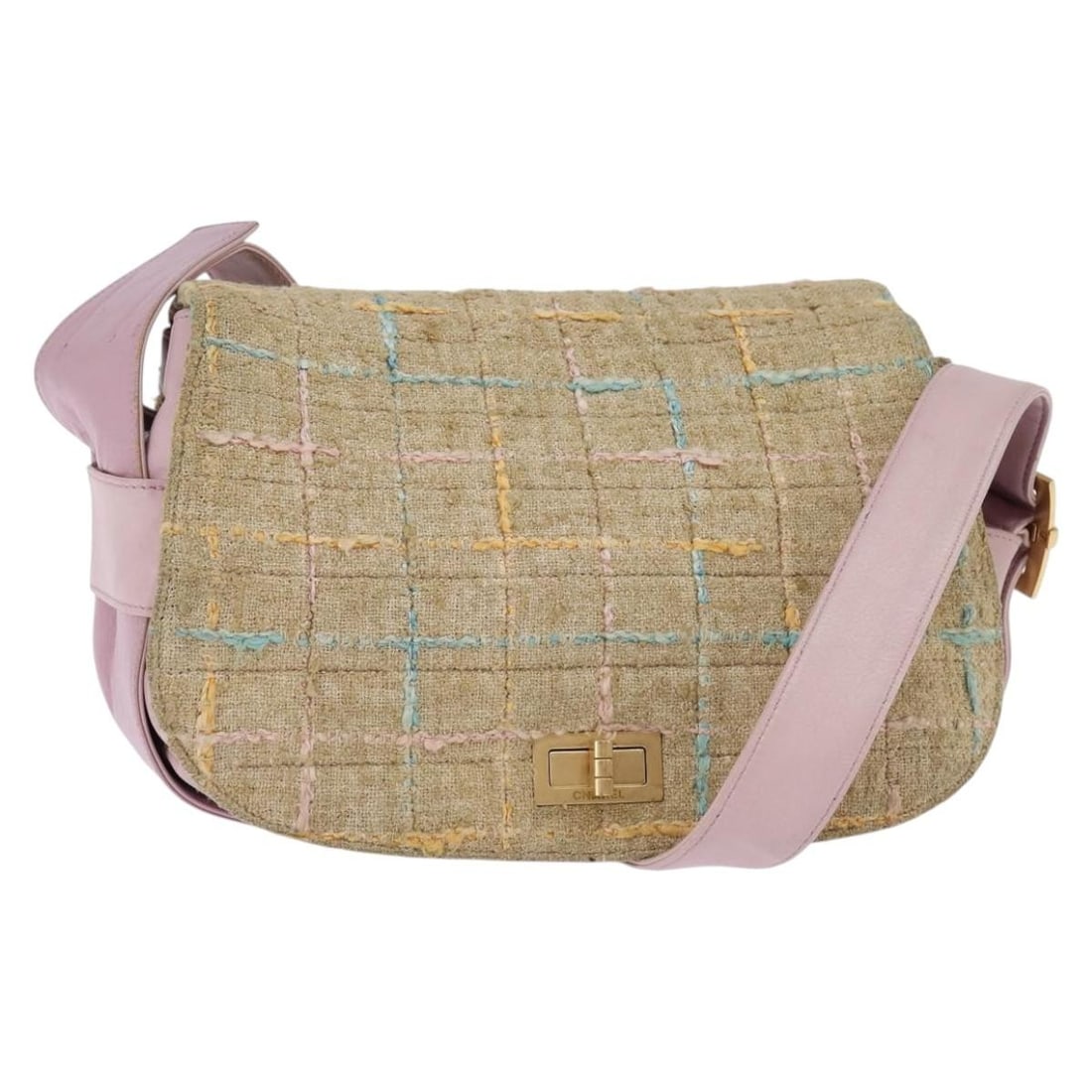 Beige Tweed Chanel 2.55 Chocolate Bar Shoulder Bag: Beige Tweed Chanel 2.55 Chocolate Bar Shoulder Bag This Chanel Chocolate Bar 2.55 Shoulder Bag is crafted from beige tweed and designed for women. The bag features a classic silhouette with metal fitt