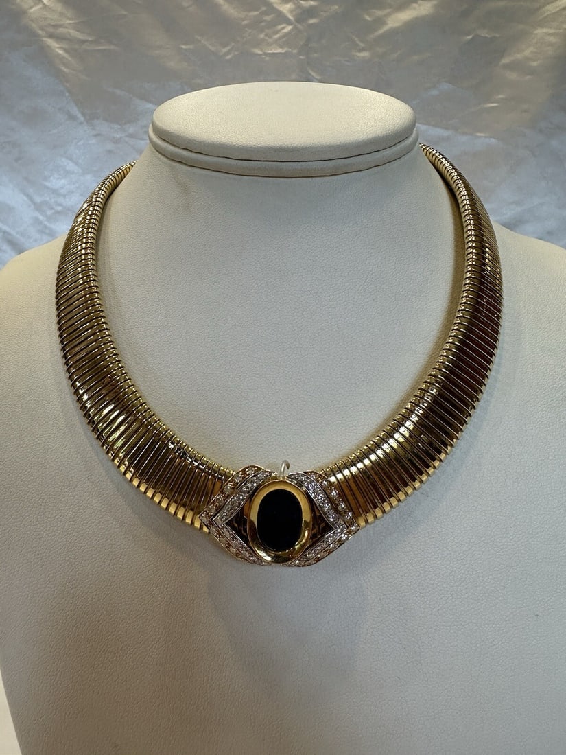 Luciano Bruttomesso 18K Gold Diamond Lapis Lazuli Pendant Choker Necklace: Luciano Bruttomesso 18K Gold Diamond Lapis Lazuli Pendant Choker Necklace This exquisite Italian necklace features an 18k yellow gold design by Luciano Bruttomesso, showcasing a stunning pendant adorn