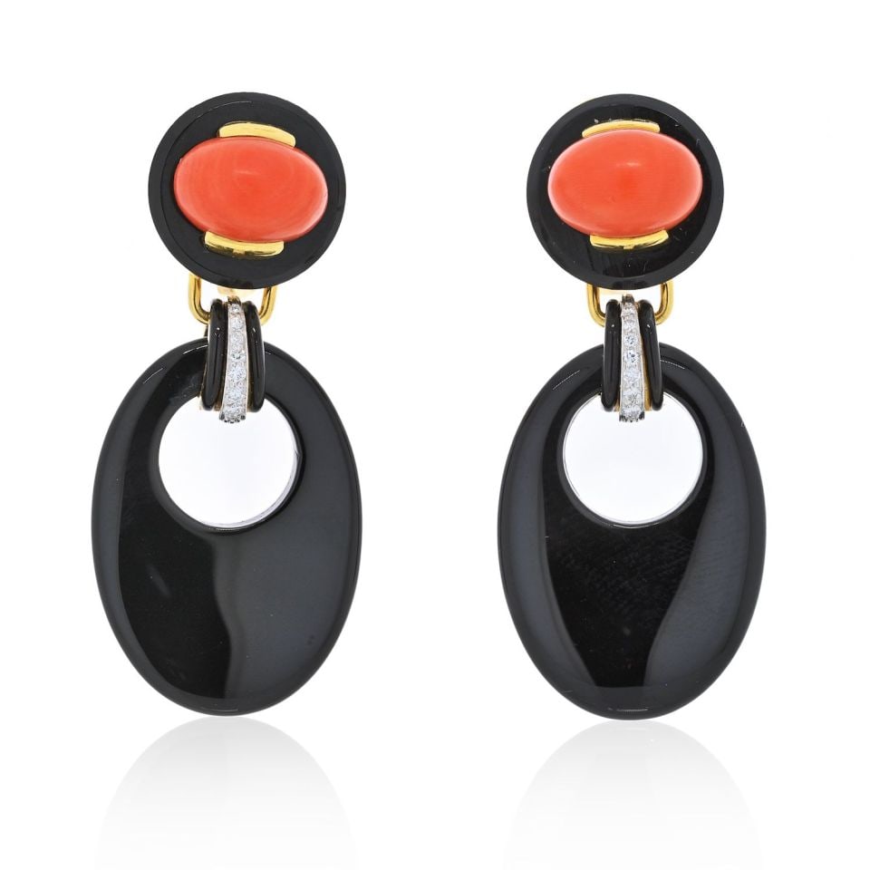 David Webb Platinum 18K Gold Onyx Coral Door Knocker Earrings: David Webb Platinum 18K Gold Onyx Coral Door Knocker Earrings Elevate your jewelry collection with these exquisite David Webb drop earrings. Crafted from a stunning combination of platinum and 18K yel