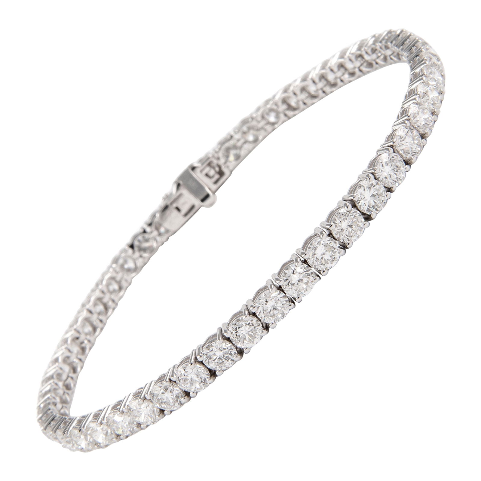 8.80ct D-F Diamond Tennis Bracelet 18k White Gold: 8.80ct D-F Diamond Tennis Bracelet 18k White Gold This exquisite tennis bracelet showcases 48 round brilliant diamonds totaling 8.80 carats, featuring approximately D-F color and SI1 clarity. The diam