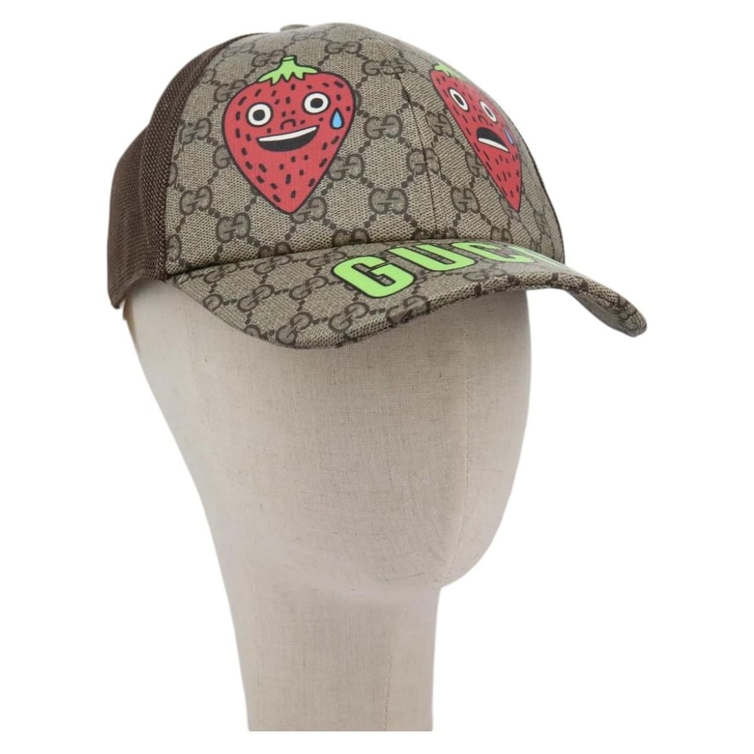 GUCCI GG Supreme Strawberry Cap XL Beige Authentic 700665 Italy: GUCCI GG Supreme Strawberry Cap XL Beige Authentic 700665 Italy Introducing the GUCCI GG Supreme Strawberry Baseball Cap, a stylish accessory crafted from durable GG Canvas. This cap features a classi