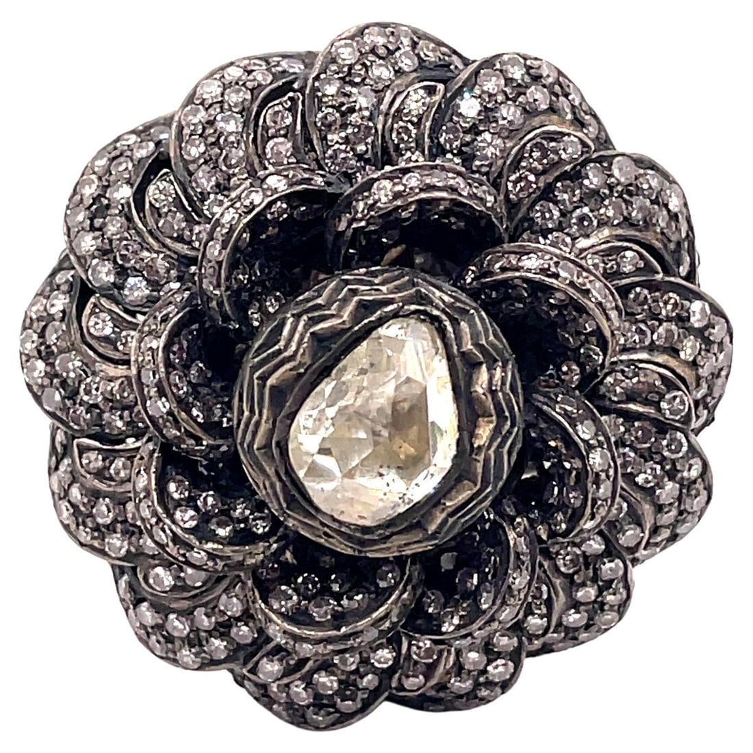 Vintage Victorian Floral Ring Pear Cut Diamond Gold Silver: Vintage Victorian Floral Ring Pear Cut Diamond Gold Silver This exquisite vintage Victorian style floral ring features a stunning pear cut diamond at its center, elegantly set in a combination of gold