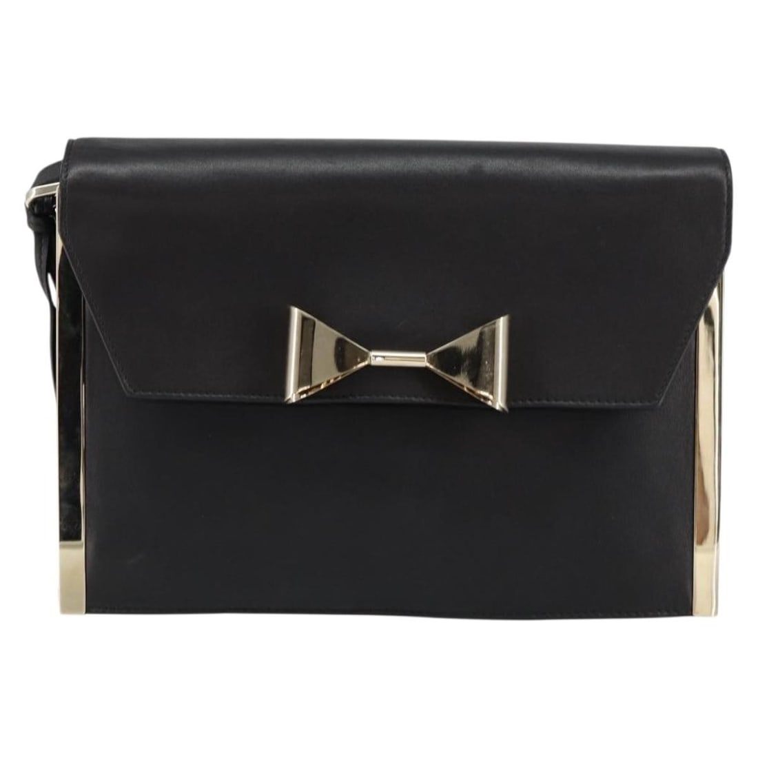 Chloe Black Leather Vintage Shoulder Bag for Women: Chloe Black Leather Vintage Shoulder Bag for Women This pre-owned Chloe Vintage Shoulder Bag is crafted from black leather and features a classic design for women. The bag shows minor signs of use, in