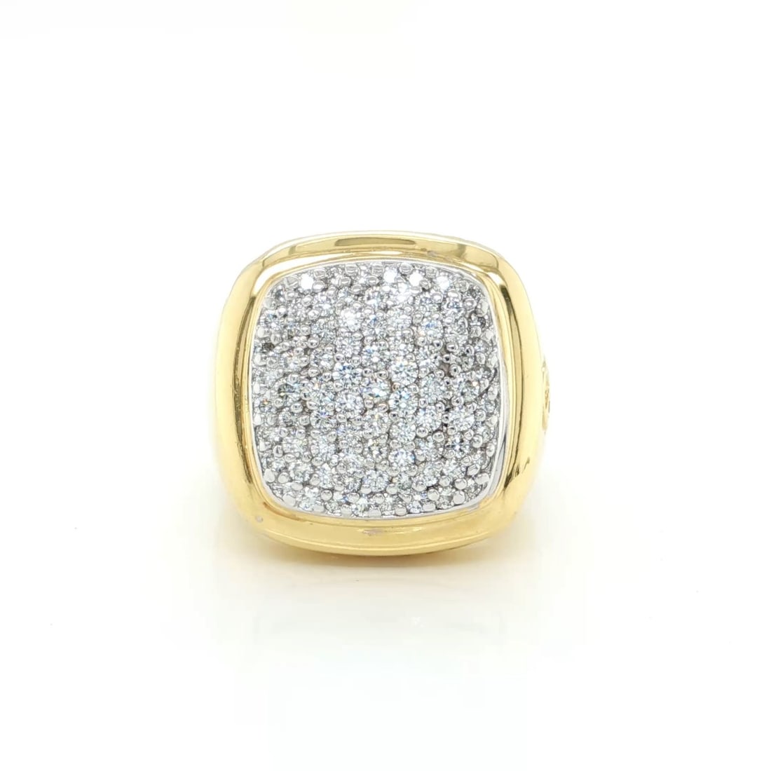 David Yurman Albion 18k Gold Diamond Statement Ring Size 8: David Yurman Albion 18k Gold Diamond Statement Ring Size 8 This authentic David Yurman Large Albion ring is crafted from solid 18k yellow gold and features a cushion-shaped top adorned with approximat