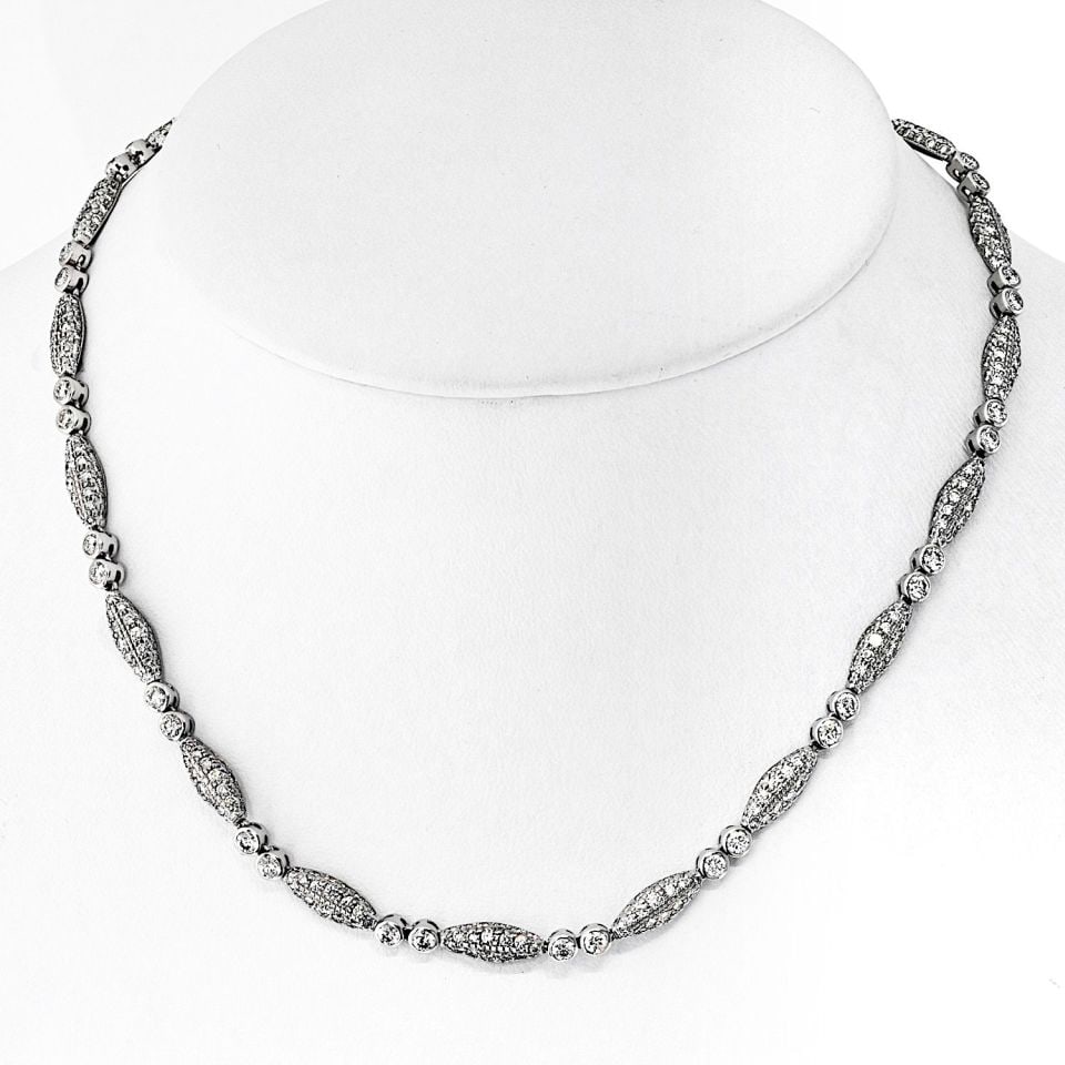 Graff 18K White Gold Necklace 15.75ct Diamonds Signed Luxury: Graff 18K White Gold Necklace 15.75ct Diamonds Signed Luxury This exquisite Graff necklace showcases the opulence of 18K white gold combined with the brilliance of 15.75 carats of pave-set round-cut