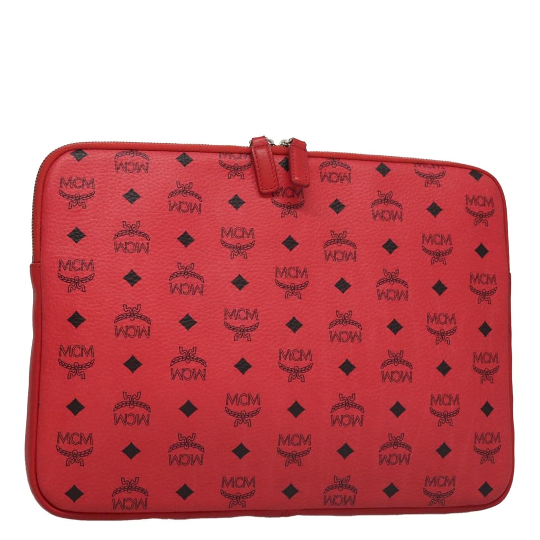 MCM Vicetos Logogram Red PVC Clutch Bag Auth 105618: MCM Vicetos Logogram Red PVC Clutch Bag Auth 105618 Introducing the MCM Vicetos Logogram Clutch Bag, a stylish accessory crafted from durable PVC leather in vibrant red. This clutch bag measures appro
