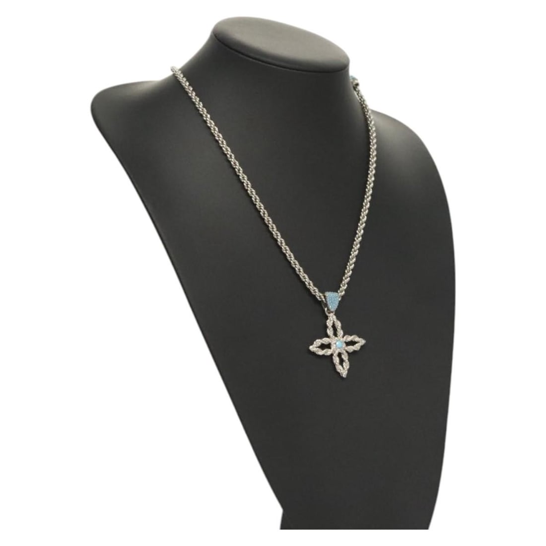 Louis Vuitton Flower Rope Pendant Necklace Silver Tone M02062 Auth Italy: Louis Vuitton Flower Rope Pendant Necklace Silver Tone M02062 Auth Italy This elegant LOUIS VUITTON Flower Rope Pendant Necklace is a stunning accessory crafted from high-quality metal with a refined