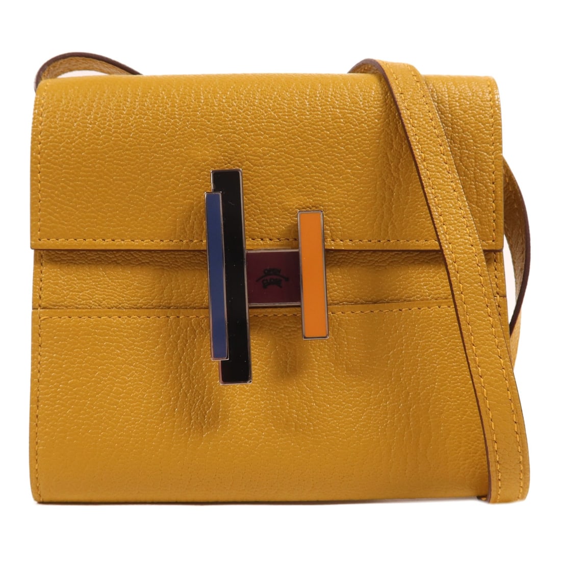 HERMES Cinhetic To Go Shoulder Bag Jaune Ambre Goatskin PHW: HERMES Cinhetic To Go Shoulder Bag Jaune Ambre Goatskin PHW This exquisite HERMES Cinhetic To Go Shoulder Bag is crafted from high-quality goatskin leather, showcasing a vibrant Jaune Ambre (yellow) e