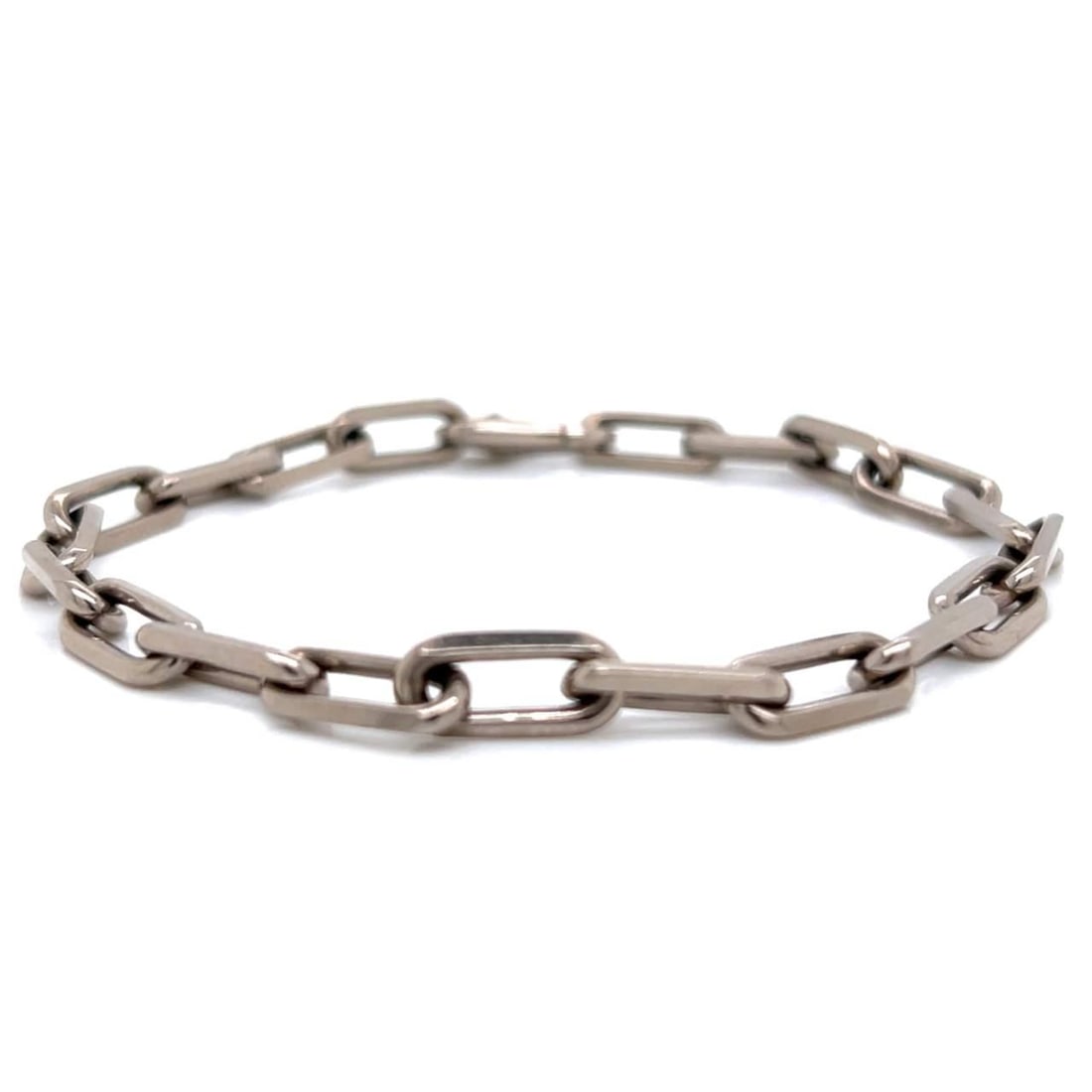 CARTIER 18K White Gold Bracelet 8 Inches 20.2g: CARTIER 18K White Gold Bracelet 8 Inches 20.2g This exquisite CARTIER bracelet is crafted from 18K white gold, weighing 20.2 grams. It measures 8 inches in length, making it a perfect accessory for an