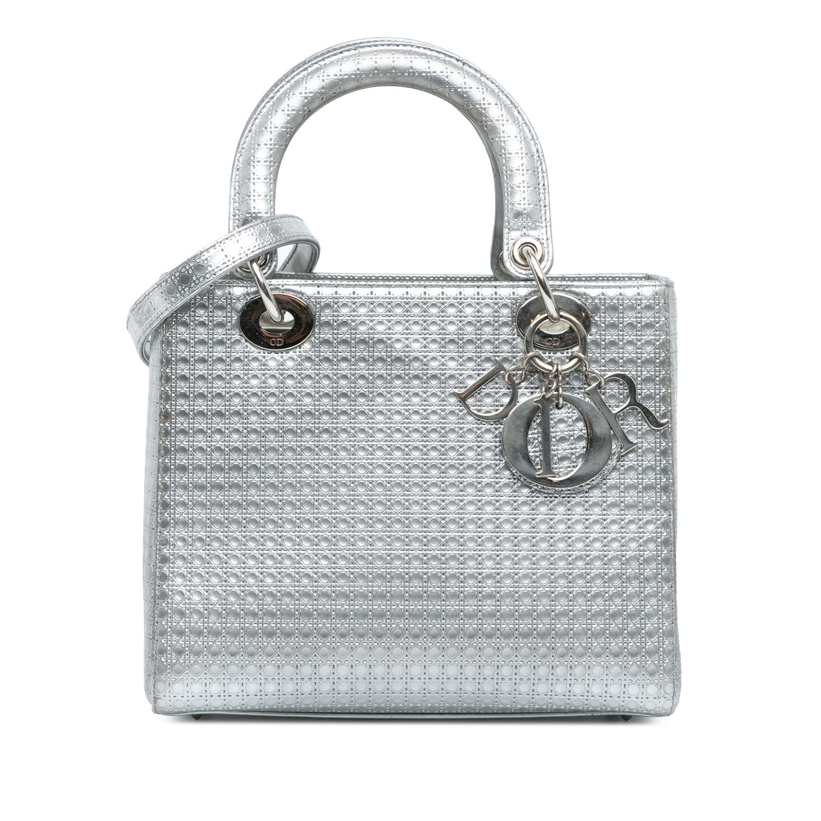 Dior Medium Metallic Patent Microcannage Silver Bag: Dior Medium Metallic Patent Microcannage Silver Bag Discover the elegance of the Medium Metallic Patent Microcannage Lady Dior, featuring a sophisticated quilted patent leather body in a stunning silv