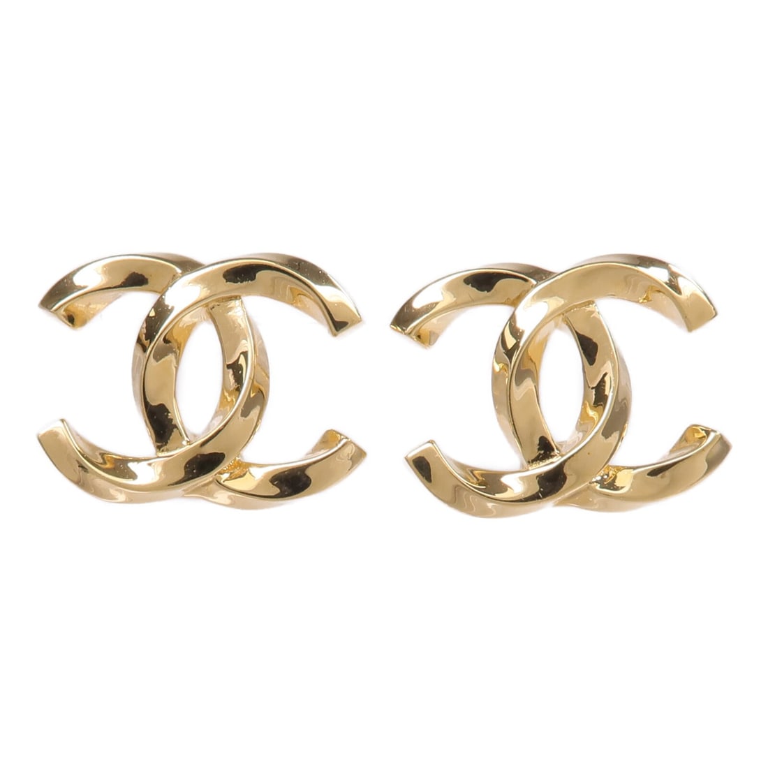 Chanel ABG690 Gold Tone CC Pierced Earrings: Chanel ABG690 Gold Tone CC Pierced Earrings These CHANEL CC pierced earrings feature a gold-tone finish and are crafted from metal. They showcase the iconic CC logo and are designed without any main s
