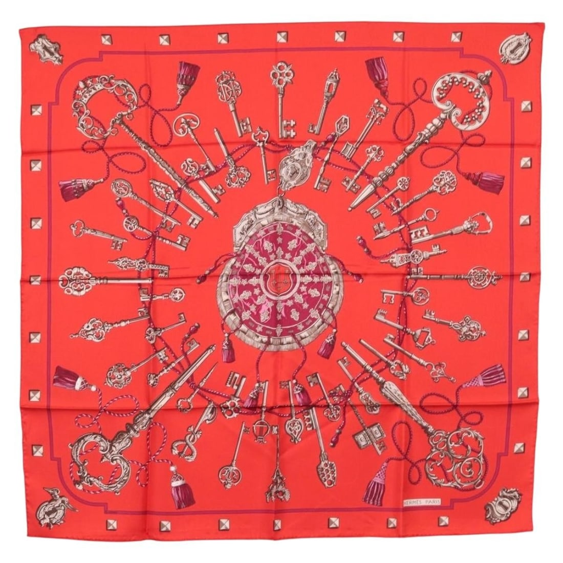 HERMES Les Cles 90cm Silk Scarf in Red Authentic: HERMES Les Cles 90cm Silk Scarf in Red Authentic Discover the elegance of the HERMES Carre 90 Scarf, featuring the exquisite "LES CLES" design in a vibrant red silk. This luxurious scarf measures appr