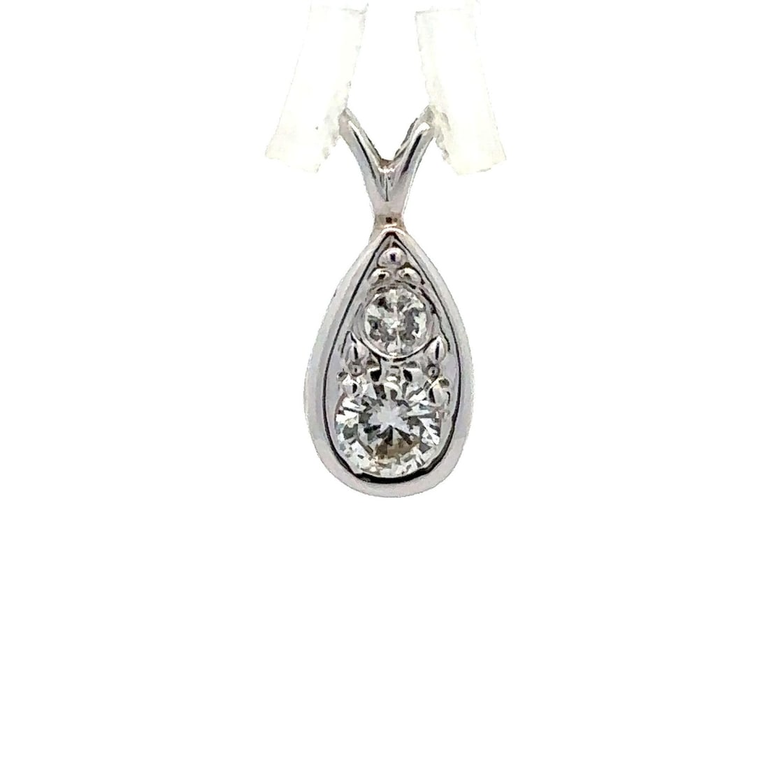 Vintage 14k White Gold 0.32ctw Diamond Tear Drop Pendant Charm: Vintage 14k White Gold 0.32ctw Diamond Tear Drop Pendant Charm This exquisite Vintage 14k White Gold Diamond Petite Tear Drop Charm Pendant features a stunning design that showcases two natural genuin