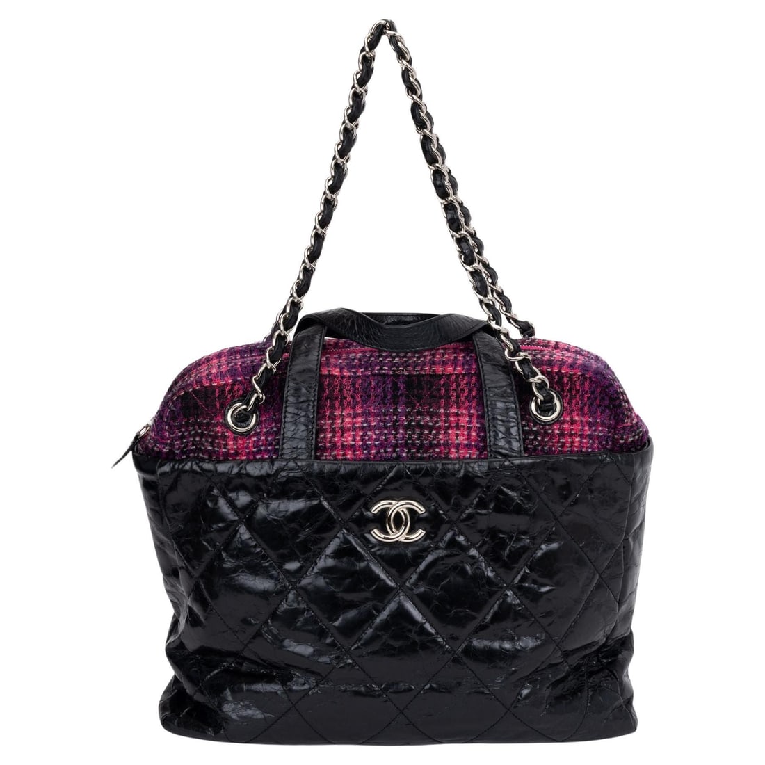 Chanel Black Patent Leather Fuchsia Tweed 2 Way Tote Bag Authentic: Chanel Black Patent Leather Fuchsia Tweed 2 Way Tote Bag Authentic This stylish Chanel 2 Way Tote Bag features a striking combination of black patent leather and a fuchsia tweed insert, making it a ch