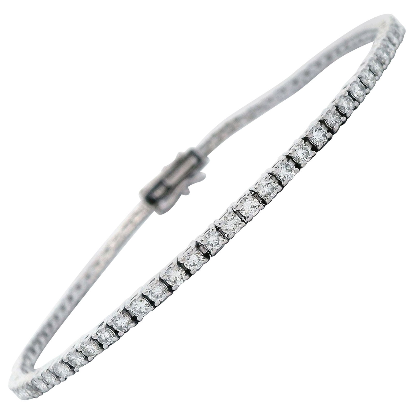 1.63ct Diamond D-F Tennis Bracelet in 18k White Gold: 1.63ct Diamond D-F Tennis Bracelet in 18k White Gold Discover elegance with this stunning 1.63ct Diamond Tennis Bracelet crafted in 18k White Gold. Featuring 81 round brilliant diamonds, this bracelet