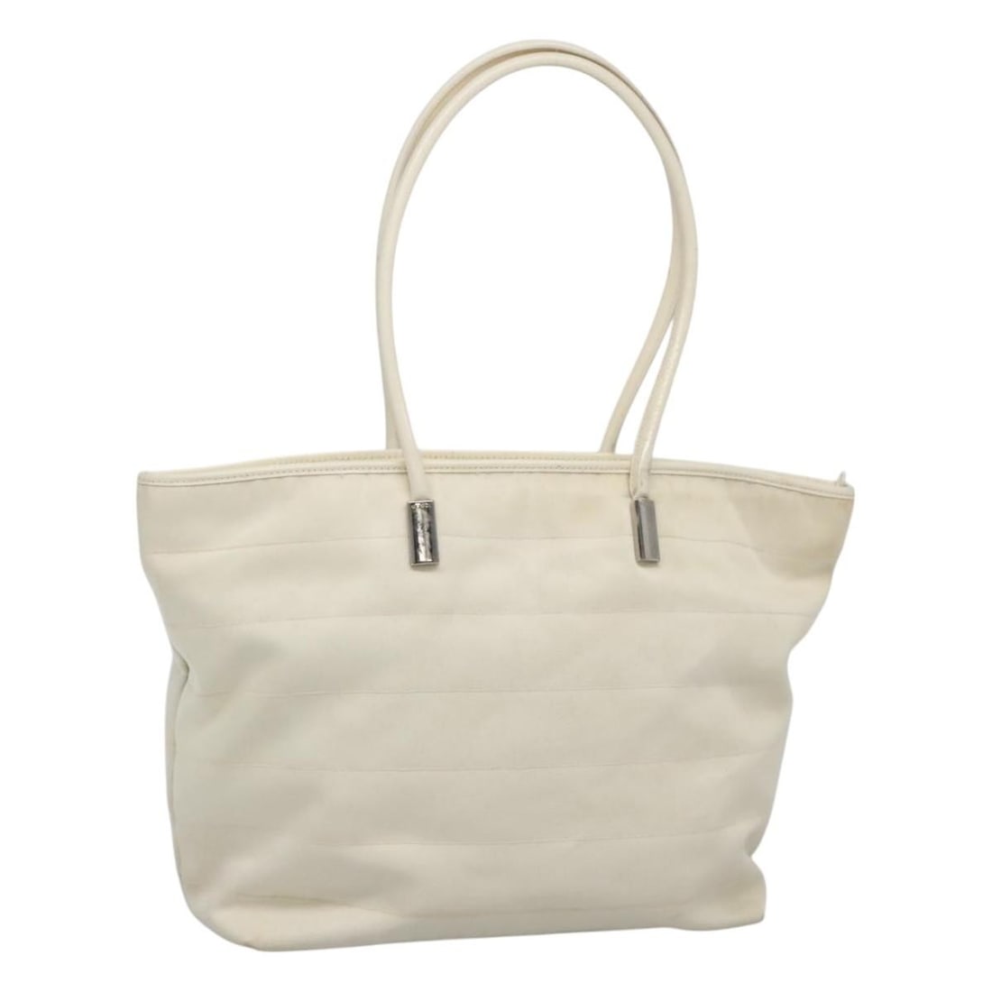 Gucci Nylon White Vintage Shoulder Handbag 35x33x16cm: Gucci Nylon White Vintage Shoulder Handbag 35x33x16cm This vintage Gucci shoulder bag for women is crafted from white nylon and made in Italy. It features a spacious design suitable for daily use. The