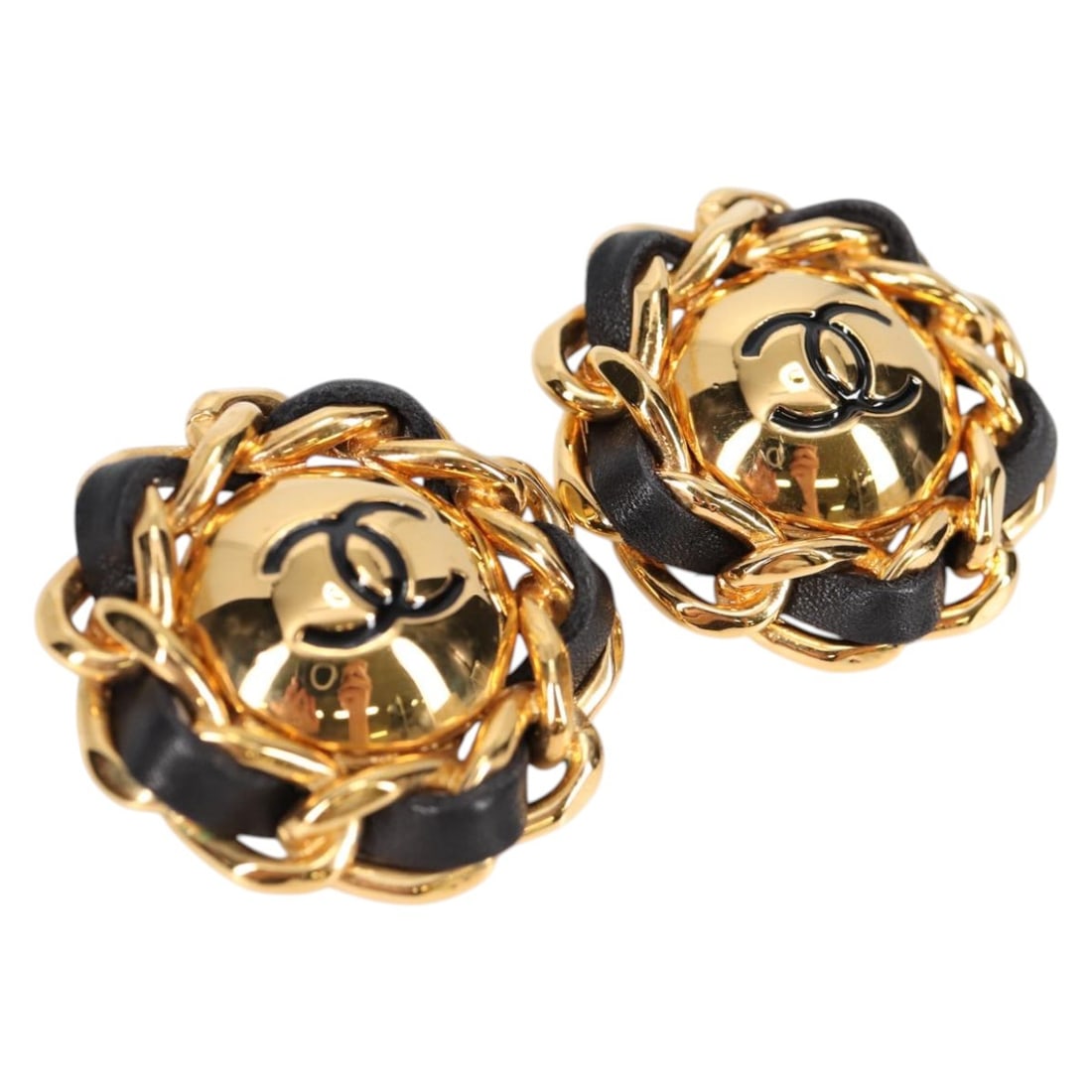 CHANEL Coco Mark Gold Metal Earrings Auth BA5544V France: CHANEL Coco Mark Gold Metal Earrings Auth BA5544V France Elevate your style with these exquisite CHANEL Coco Mark Earrings, crafted in France. These earrings showcase a luxurious gold metal finish, em
