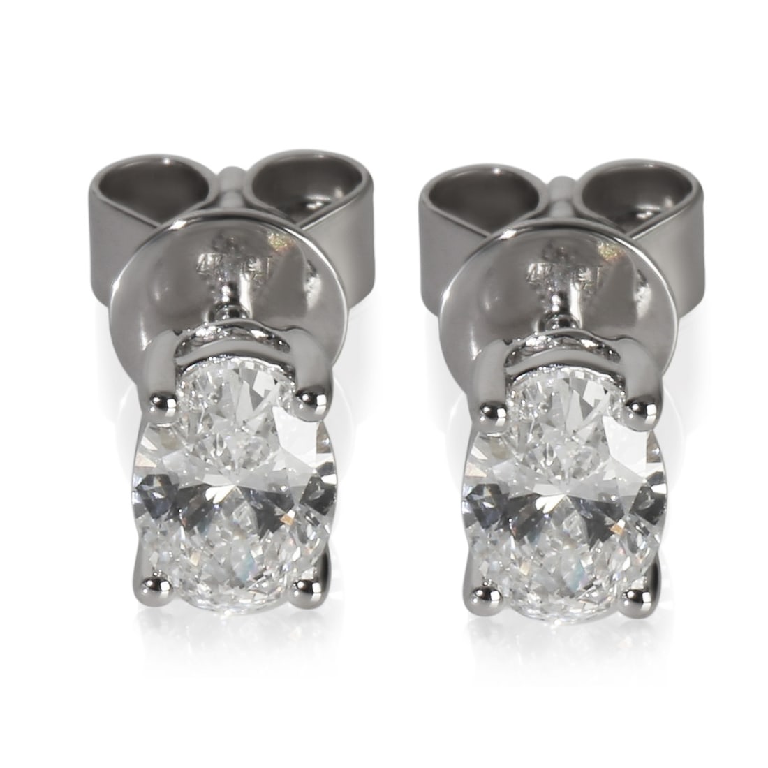 14k White Gold Oval Lab-Grown Diamond Earrings Unbranded: 14k White Gold Oval Lab-Grown Diamond Earrings Unbranded These pre-owned earrings feature oval-shaped lab-grown diamonds set in 14k white gold. The earrings have a gross weight of 1.40 grams and showc