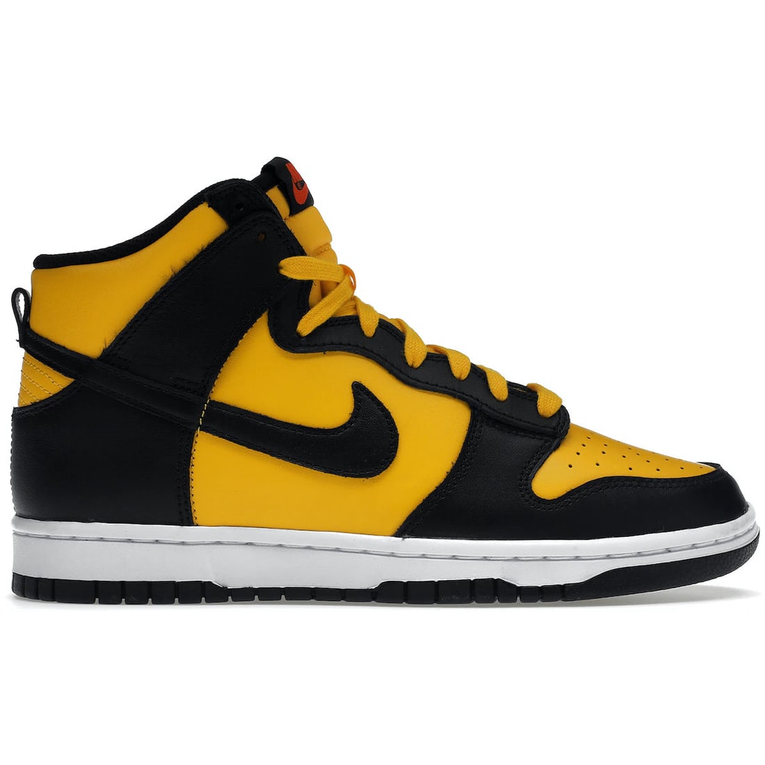 Dunk High Retro Reverse Goldenrod Sneakers by Nike Size 13: Dunk High Retro Reverse Goldenrod Sneakers by Nike Size 13 The Nike Dunk High Retro Reverse Goldenrod is an authentic pair in un-used, unworn condition. This sneaker features a striking colorway and i