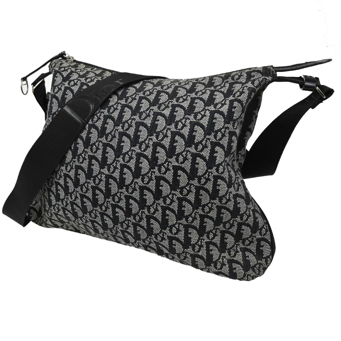 Christian Dior Trotter Diorissimo Canvas Messenger Shoulder Bag Black: Christian Dior Trotter Diorissimo Canvas Messenger Shoulder Bag Black This Christian Dior vintage Trotter messenger bag features the iconic Diorissimo canvas in black. Designed for women, it offers a