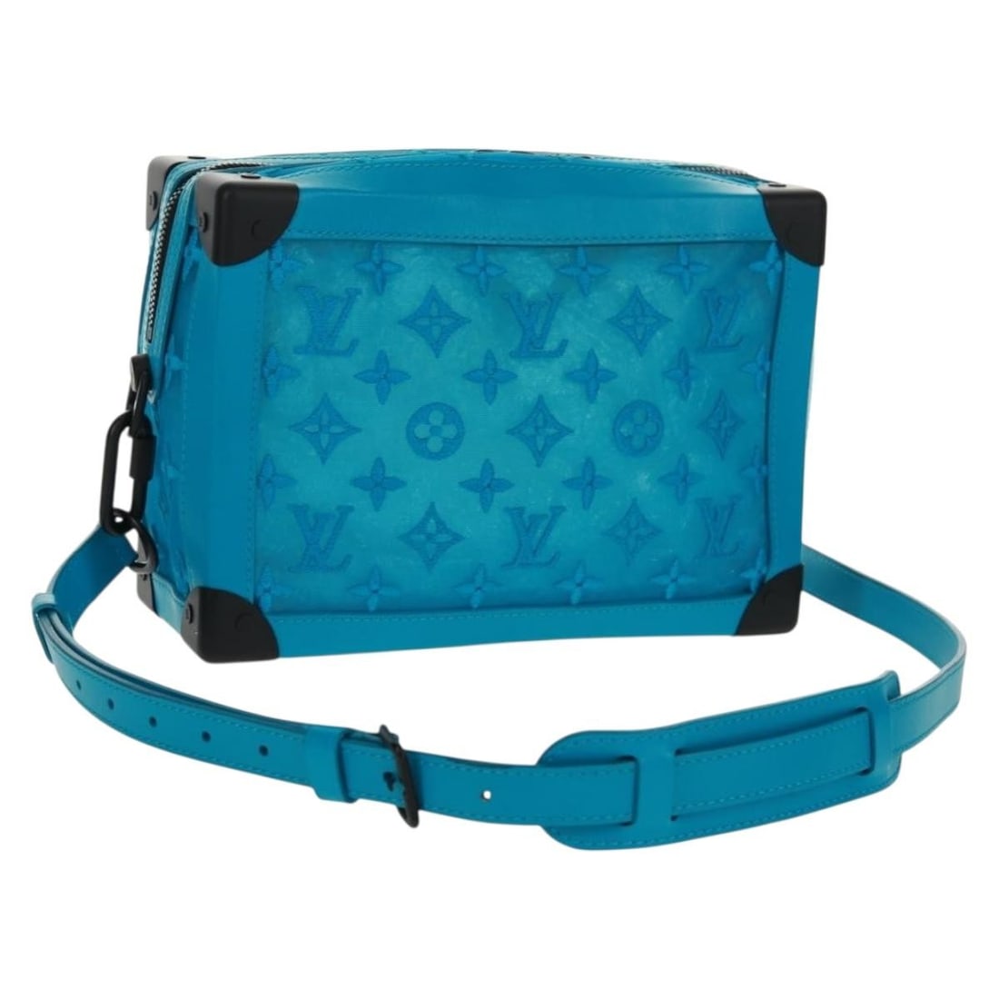 Louis Vuitton Blue Monogram Mesh Soft Trunk Shoulder Bag M45074 France: Louis Vuitton Blue Monogram Mesh Soft Trunk Shoulder Bag M45074 France This Louis Vuitton Monogram Mesh Soft Trunk Bag in blue features a stylish shoulder bag design crafted from monogram canvas. Made