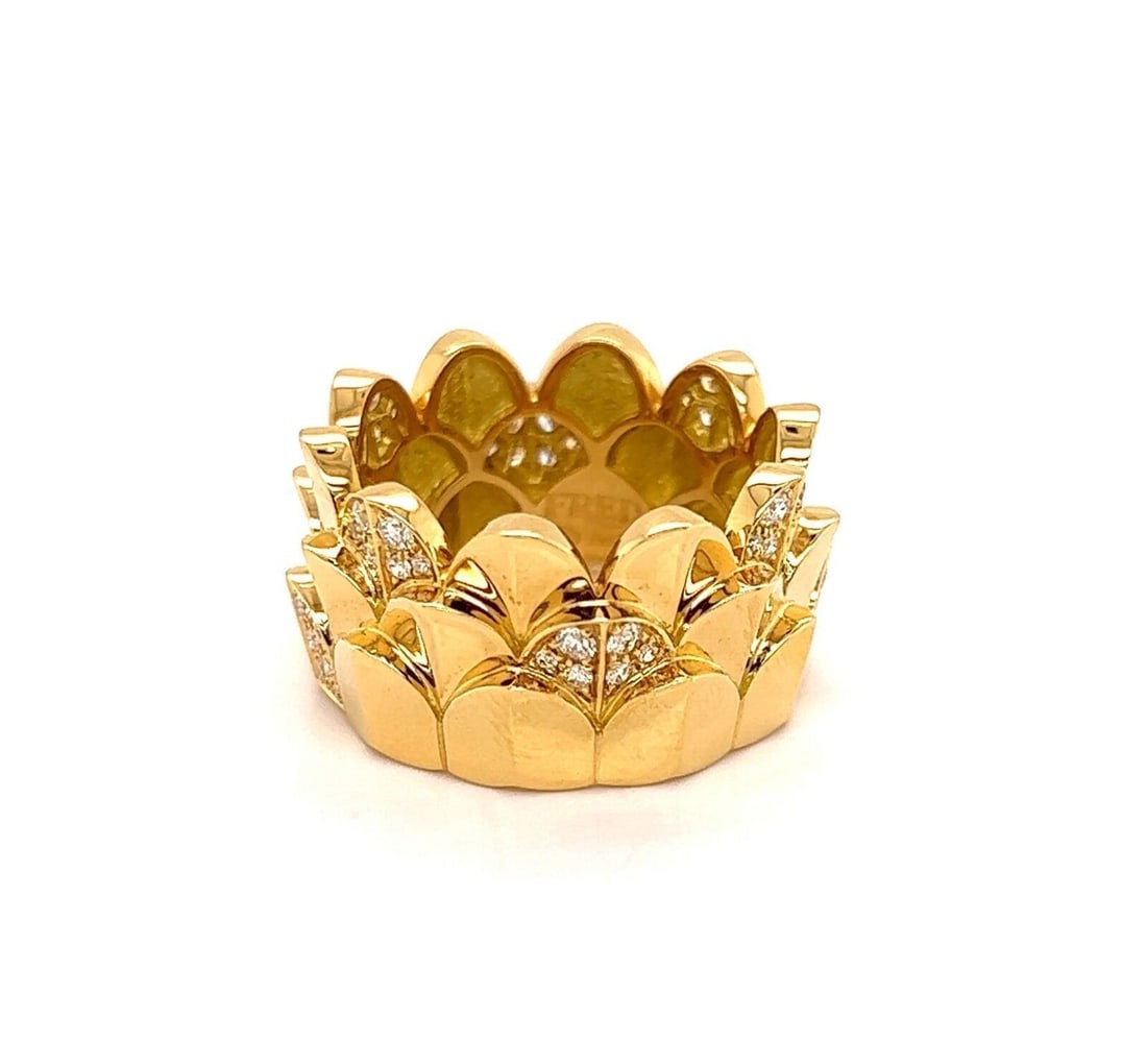 Diamond Crown Band Fred Une ile D'or 18k Yellow Gold Ring Size 6.75: Diamond Crown Band Fred Une ile D'or 18k Yellow Gold Ring Size 6.75 This Fred of Paris Une ile D'or Crown Band Ring features natural diamonds set in 18k yellow gold. Crafted in France and signed by Fr