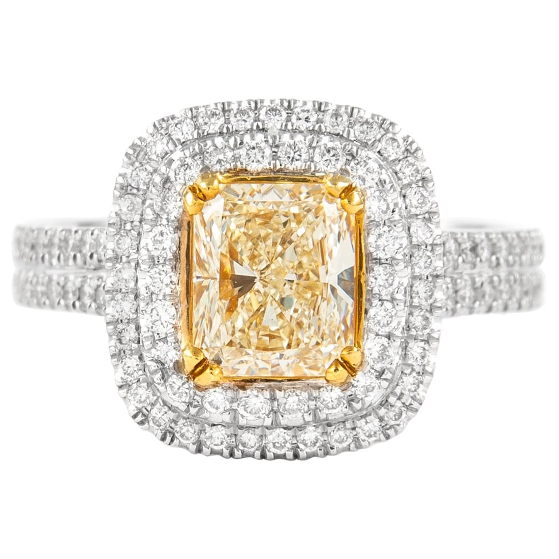 1.84ct Fancy Light Yellow VVS2 Diamond Halo Ring 18k Gold EGL Certified: 1.84ct Fancy Light Yellow VVS2 Diamond Halo Ring 18k Gold EGL Certified This exquisite 1.84ctt Fancy Light Yellow VVS2 Diamond Halo Ring features a stunning contemporary design crafted from high-quali