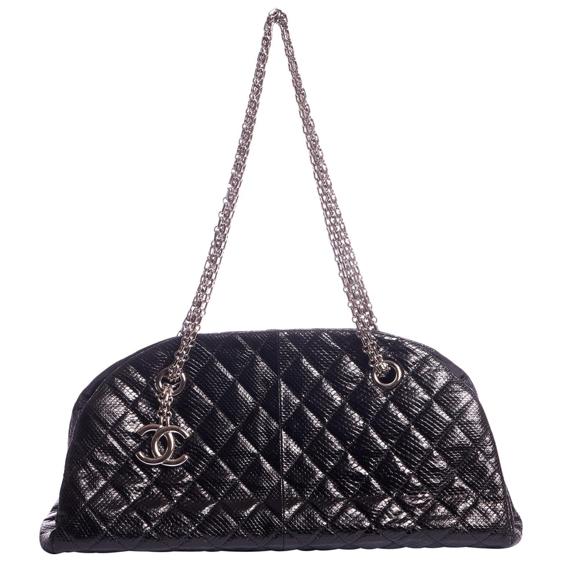 Chanel Rare Black Lizard Shoulder Bag 2011 Collection with Hologram: Chanel Rare Black Lizard Shoulder Bag 2011 Collection with Hologram This exquisite Chanel shoulder bag showcases a stunning black lizard exterior, accentuated by a dangling logo that adds a touch of e