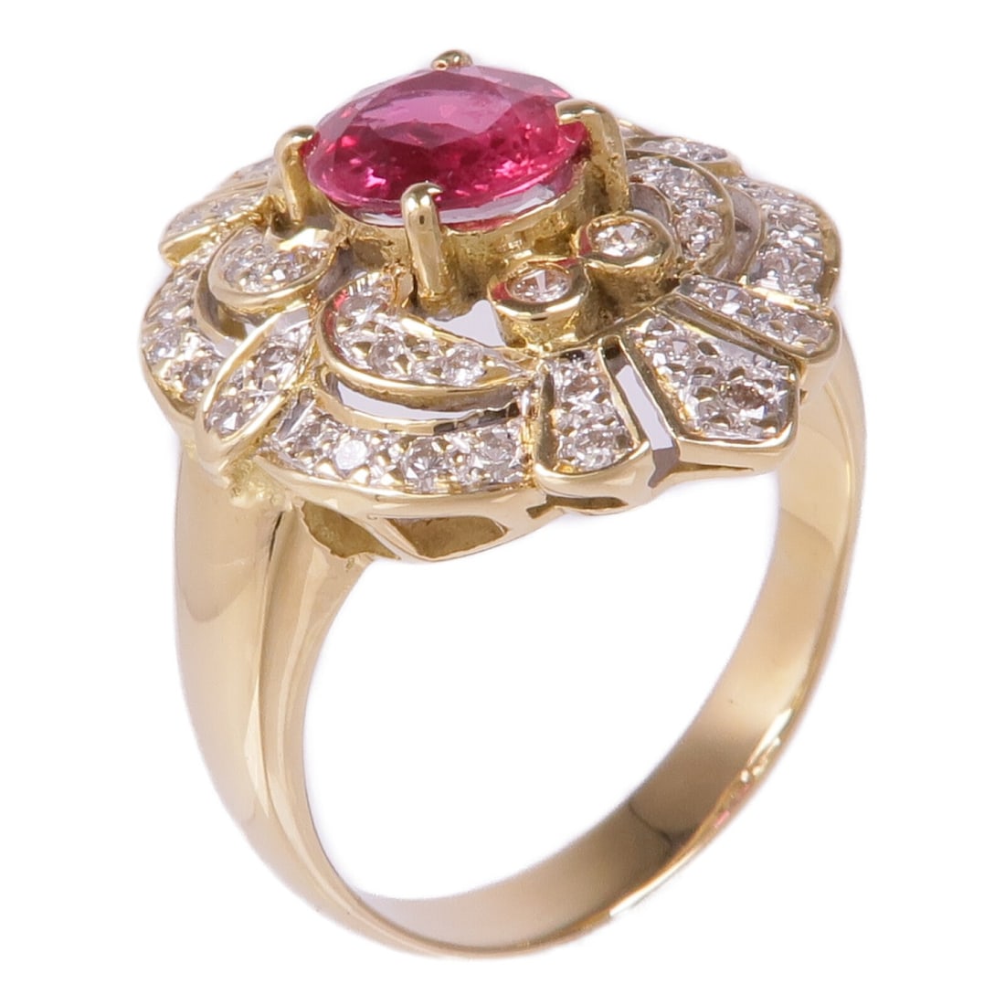 Ruby Diamond Ring in 18K Yellow Gold Size 6.75: Ruby Diamond Ring in 18K Yellow Gold Size 6.75 This stunning Ruby Diamond Ring is crafted from 18K yellow gold, showcasing a vibrant red ruby as its main stone. The ring is designed in a stylish and e