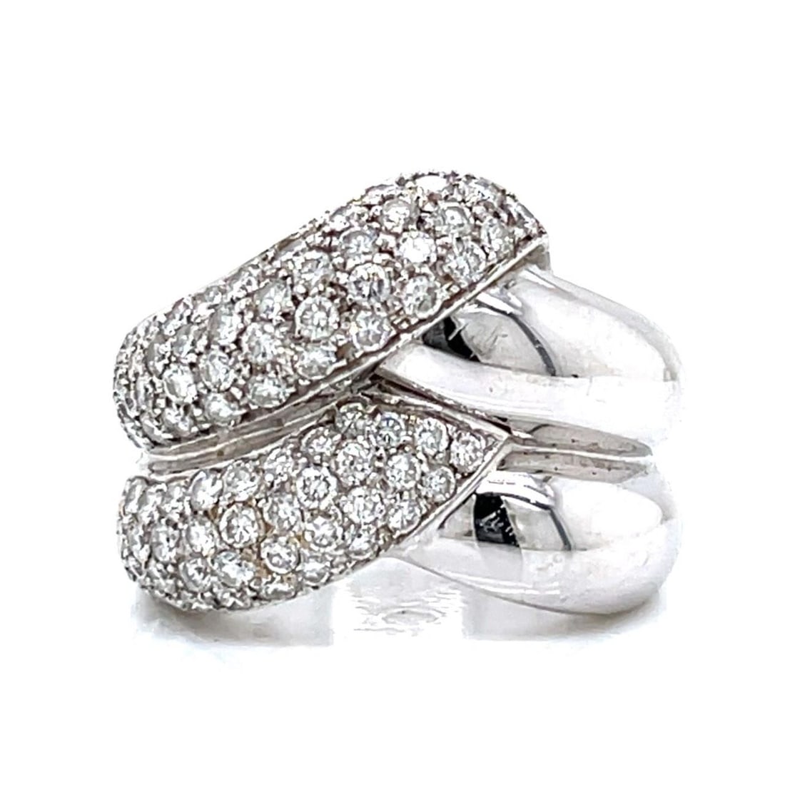 18K White Gold Diamond Ring 2.00 Ct with 88 Diamonds: 18K White Gold Diamond Ring 2.00 Ct with 88 Diamonds This exquisite 18K White Gold Diamond Ring features a stunning total of 88 diamonds, with an approximate combined weight of 2.00 carats. The diamon