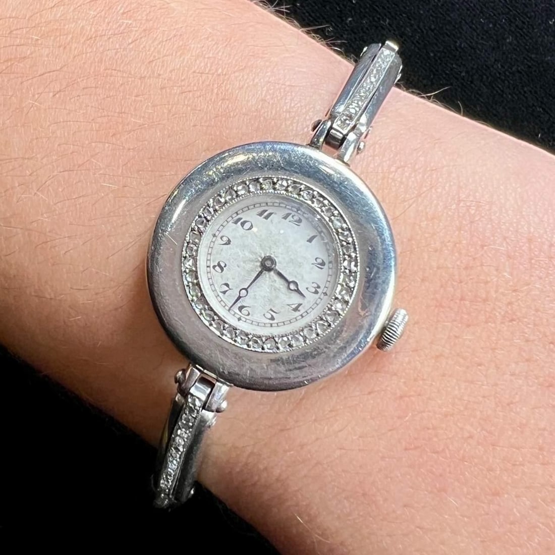 Art Deco Platinum Watch with 1.50 Ct Rose-Cut Diamonds: Art Deco Platinum Watch with 1.50 Ct Rose-Cut Diamonds This exquisite Art Deco watch features a luxurious platinum construction adorned with approximately 1.50 carats of stunning rose-cut diamonds. Th