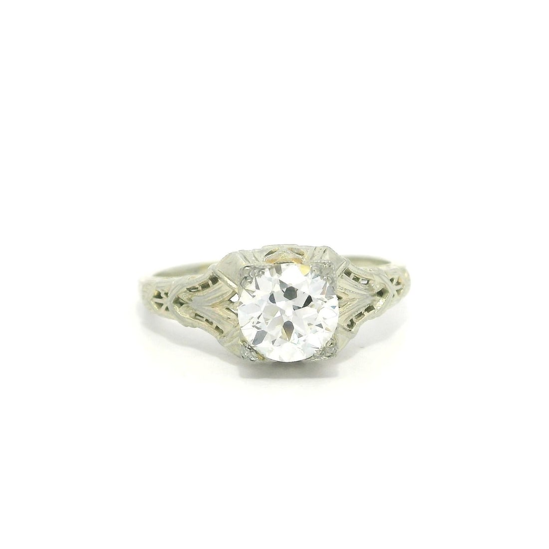 Antique Art Deco 1.21ct GIA Diamond Solitaire Engagement Ring in White Gold: Antique Art Deco 1.21ct GIA Diamond Solitaire Engagement Ring in White Gold This exquisite Antique Art Deco engagement ring features a stunning natural old circular brilliant cut diamond, weighing 1.2