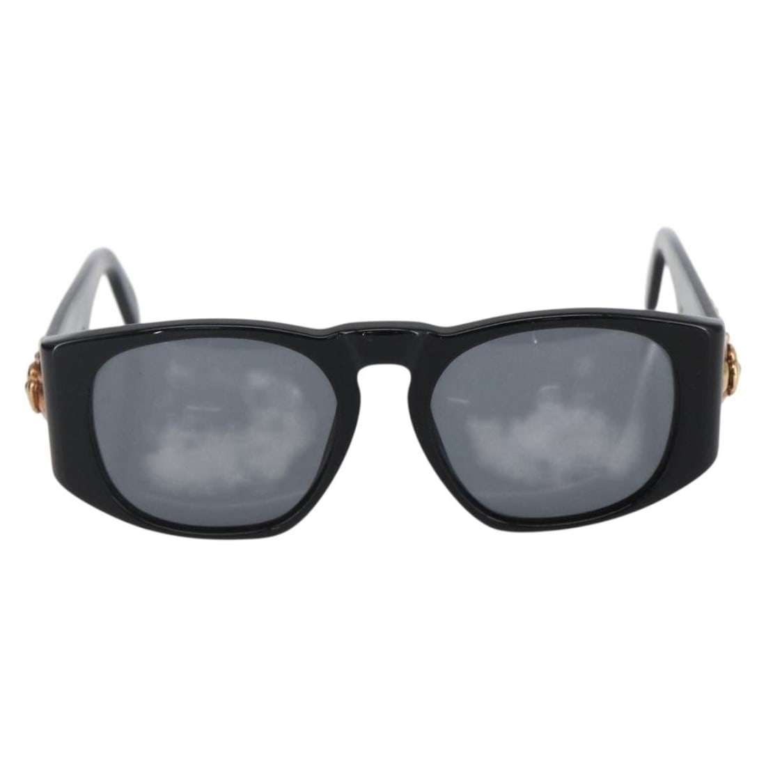 Chanel Black Plastic Camelia Women's Sunglasses: Chanel Black Plastic Camelia Women's Sunglasses Chanel Camelia sunglasses designed for women feature a black plastic frame. These sunglasses offer a stylish and durable accessory with dimensions of 13