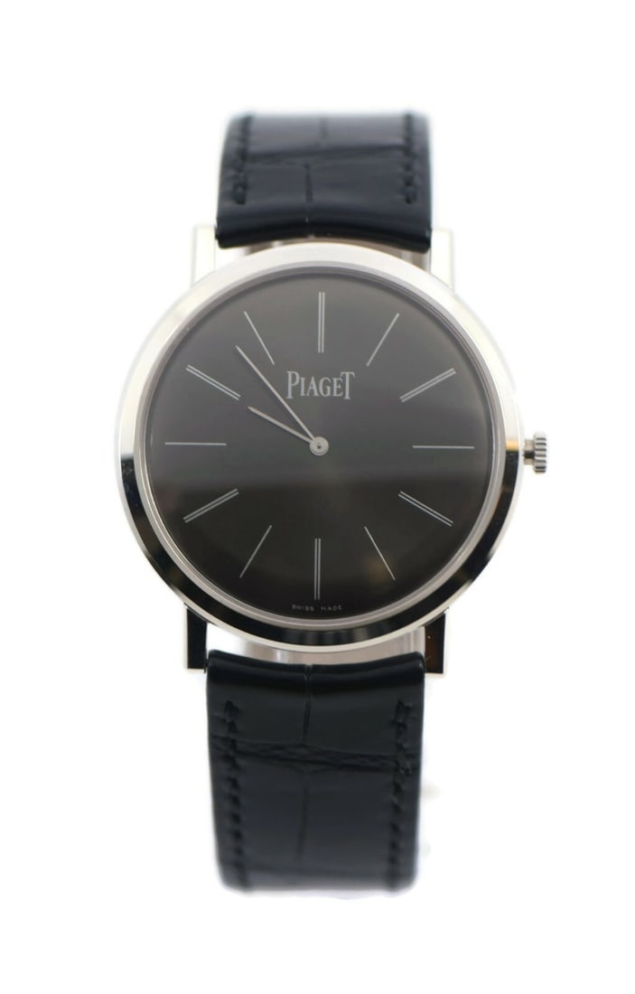 Piaget Altiplano Ultra Thin 18K White Gold Watch G0A29113 with Box and Papers: Piaget Altiplano Ultra Thin 18K White Gold Watch G0A29113 with Box and Papers Discover the elegance of the Piaget Altiplano Ultra Thin, a stunning wristwatch crafted from 18K white gold. This exquisit