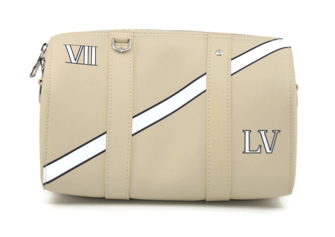 Louis Vuitton City Keepall Shoulder Bag M59670 Creme Leather with Dust Bag: Louis Vuitton City Keepall Shoulder Bag M59670 Creme Leather with Dust Bag Discover the elegance of the Louis Vuitton City Keepall Shoulder Bag. This exquisite bag features a creme leather exterior, e