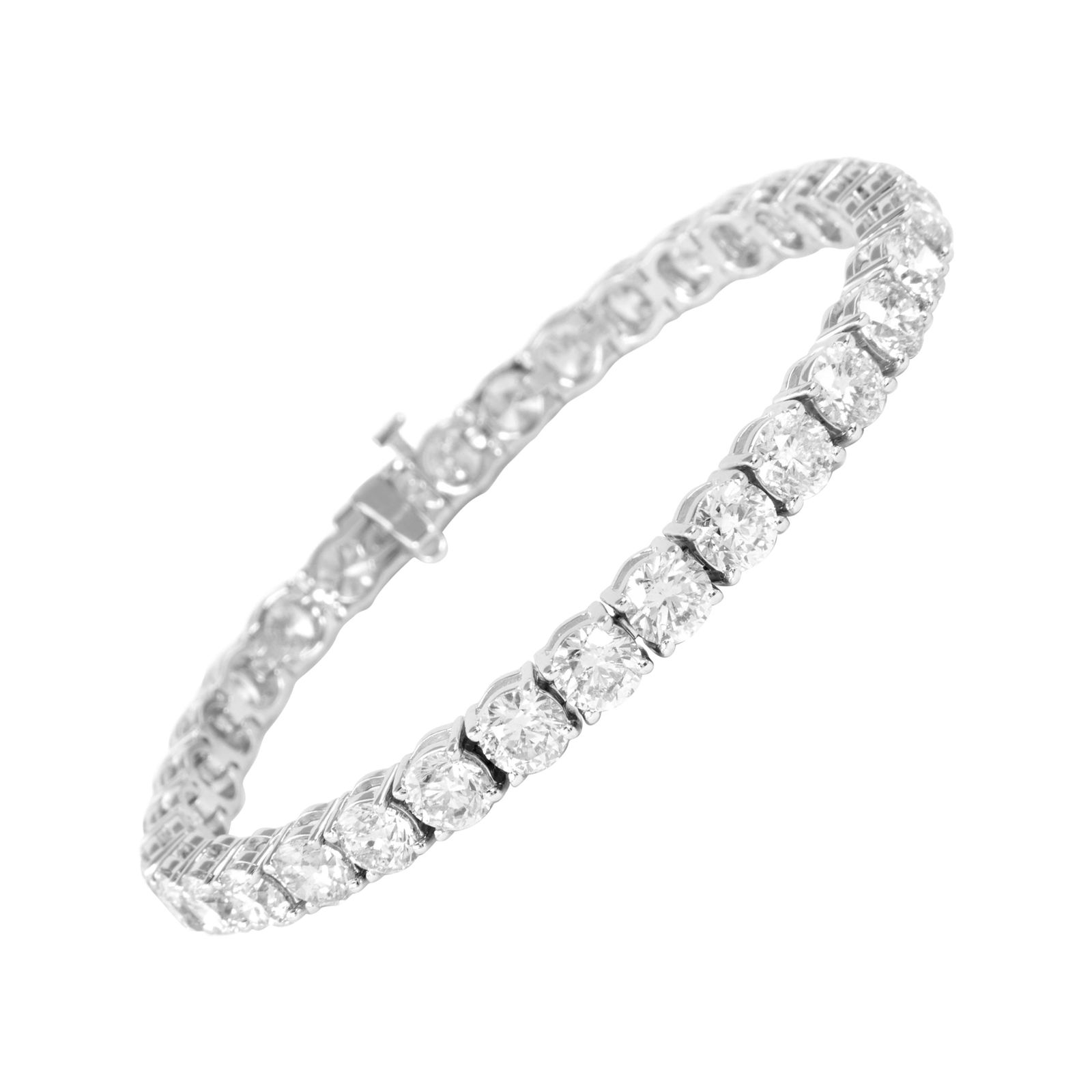 18k White Gold 18.58ct Diamond Tennis Bracelet: 18k White Gold 18.58ct Diamond Tennis Bracelet This exquisite 18.58ct diamond tennis bracelet is crafted from 18k white gold, showcasing 33 round brilliant diamonds totaling 18.58 carats. Each diamond