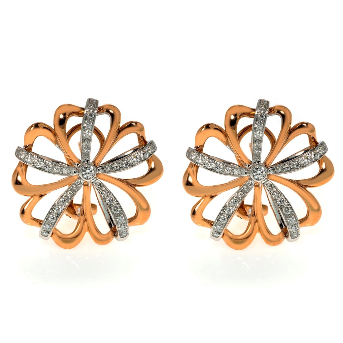 Luca Carati 18K Two Tone Diamond Flower Stud Earrings 0.78ct G VVS: Luca Carati 18K Two Tone Diamond Flower Stud Earrings 0.78ct G VVS These exquisite earrings from Luca Carati are beautifully crafted in a stunning combination of 18K rose and white gold, designed in t
